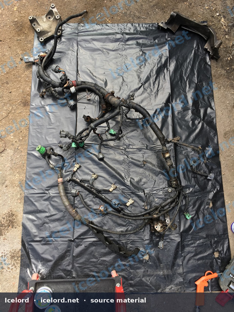 Engine harness cleaning rewrapping image b5d5a09s 960